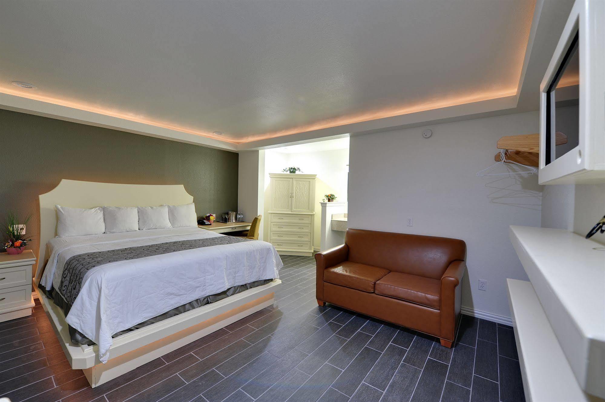 Romantic Inn & Suites Dallas Ngoại thất bức ảnh