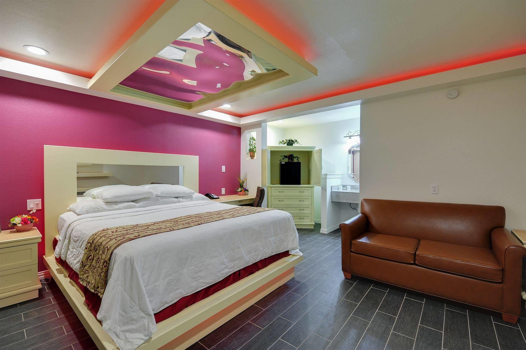 Romantic Inn & Suites Dallas Ngoại thất bức ảnh
