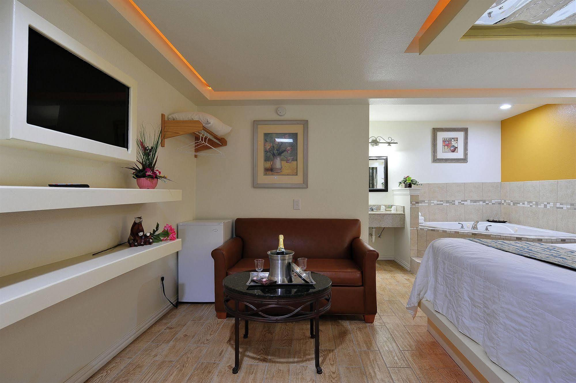 Romantic Inn & Suites Dallas Ngoại thất bức ảnh