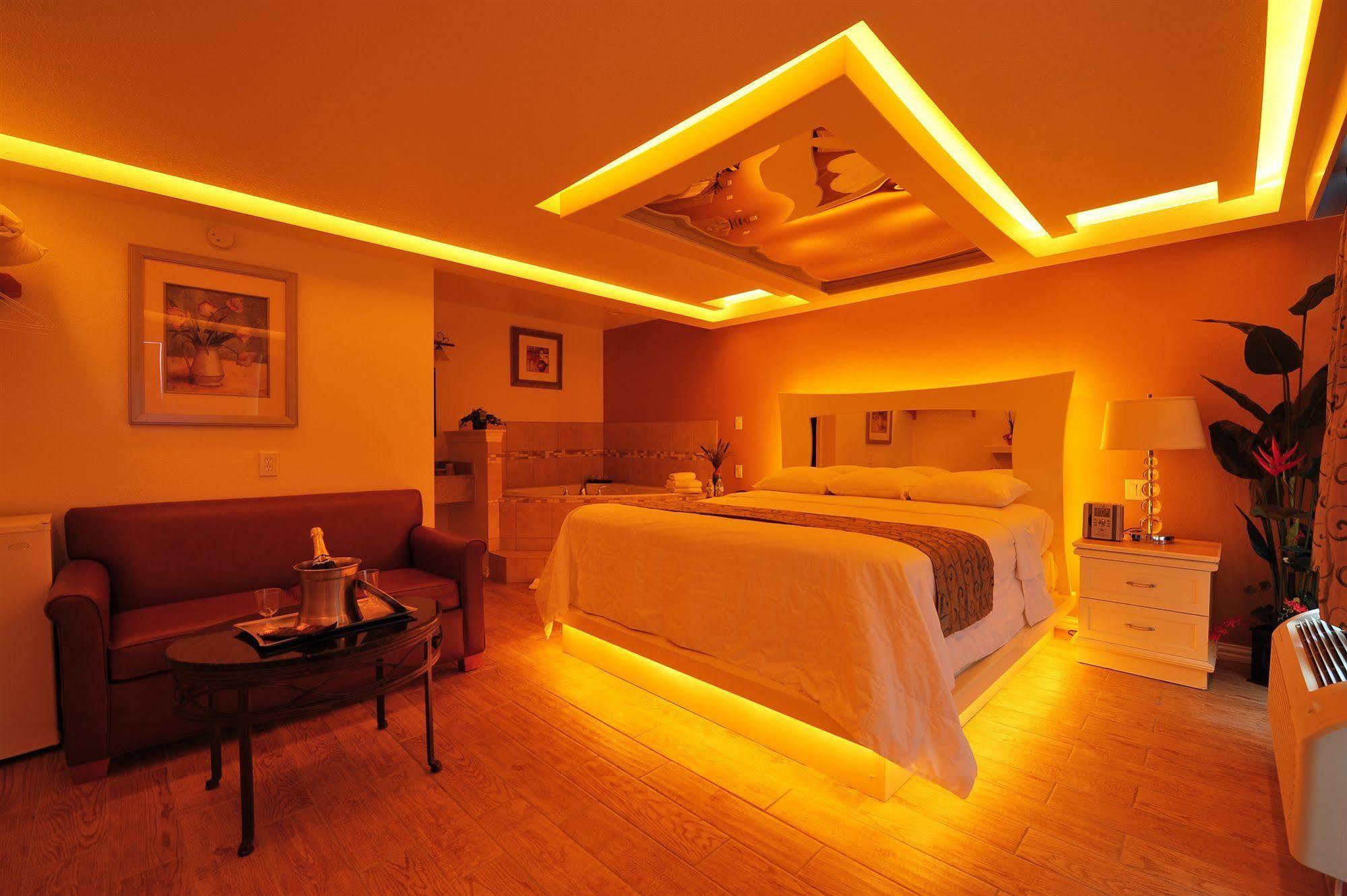 Romantic Inn & Suites Dallas Ngoại thất bức ảnh