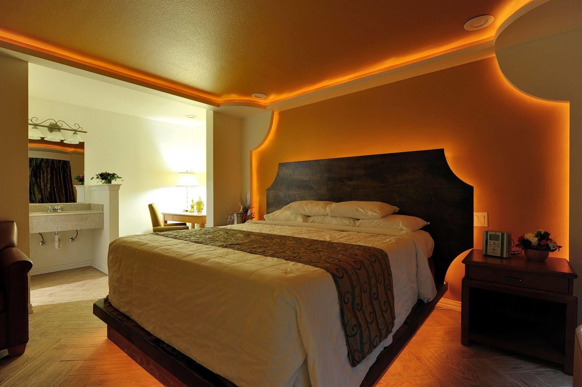Romantic Inn & Suites Dallas Ngoại thất bức ảnh