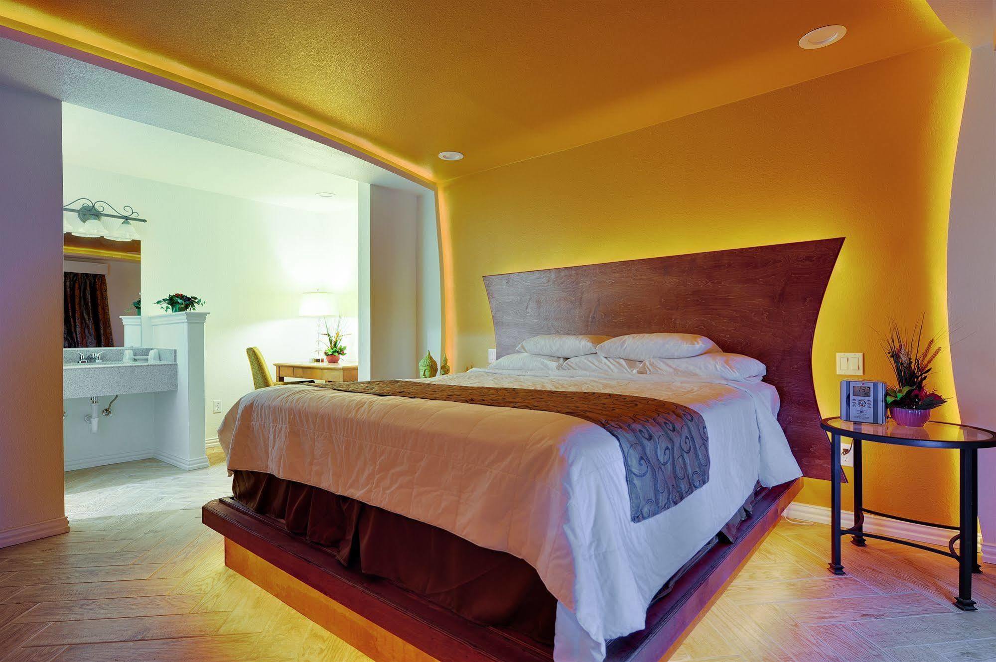 Romantic Inn & Suites Dallas Ngoại thất bức ảnh