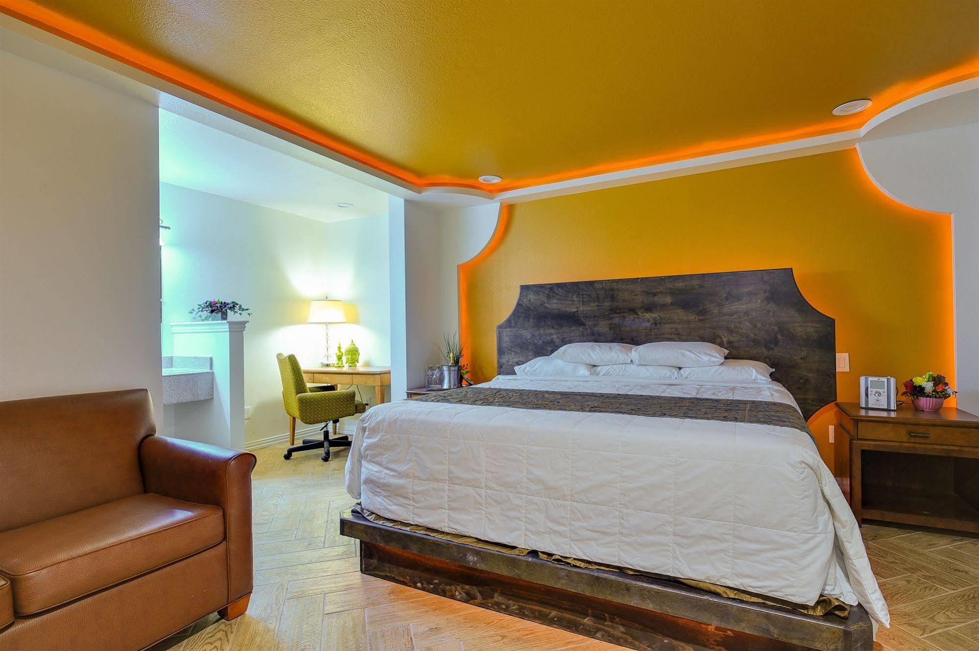 Romantic Inn & Suites Dallas Ngoại thất bức ảnh