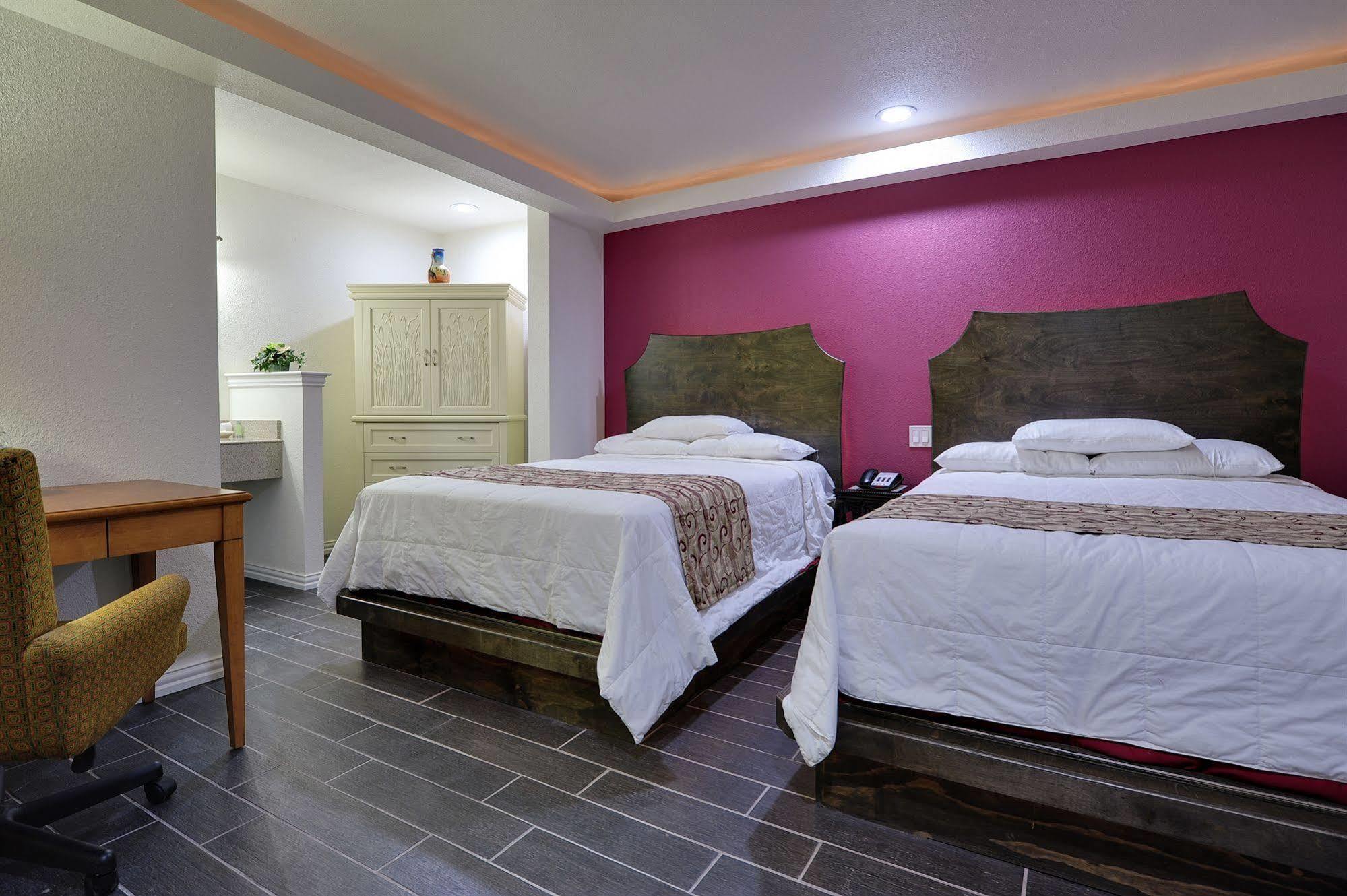 Romantic Inn & Suites Dallas Ngoại thất bức ảnh