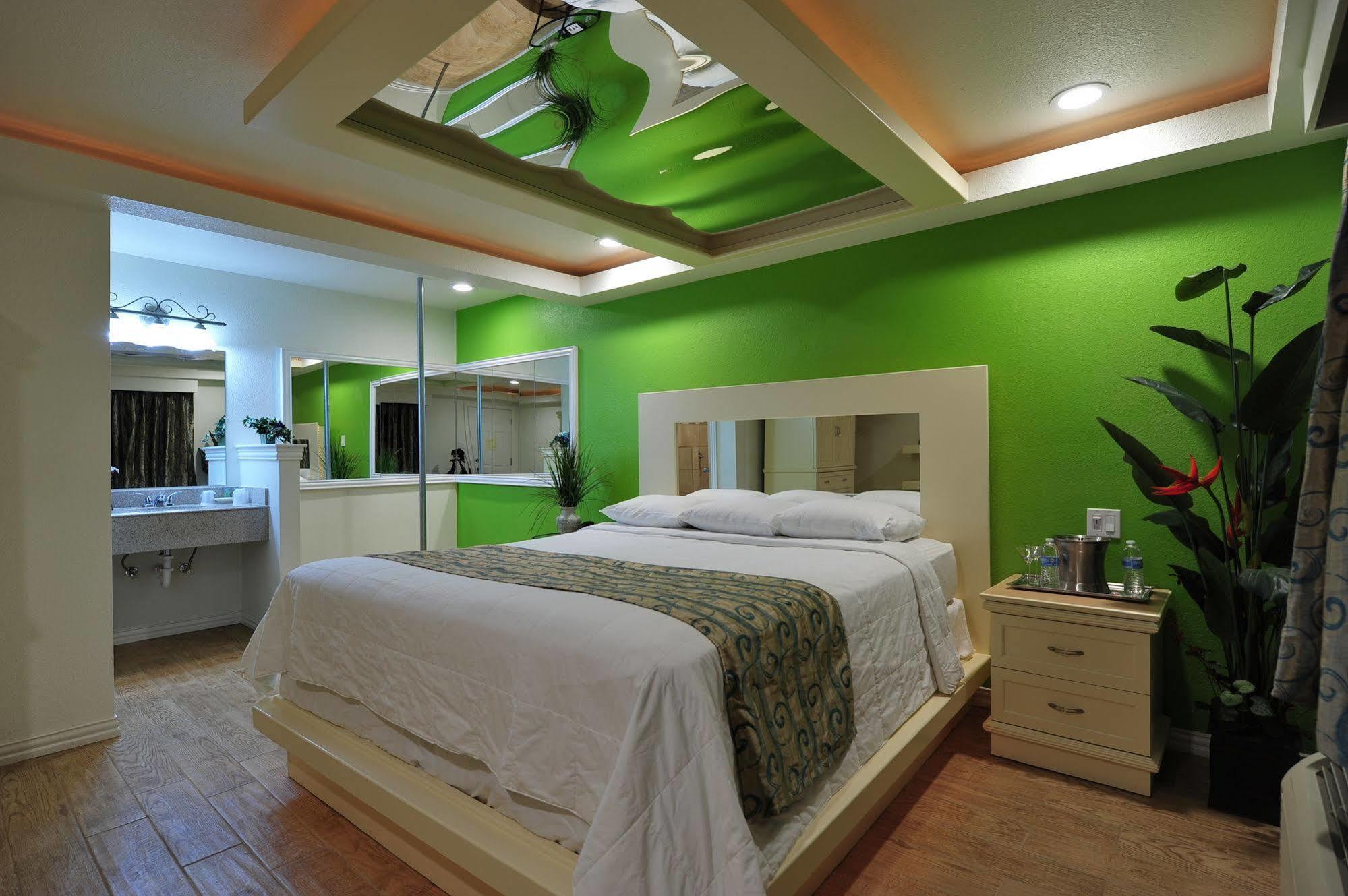 Romantic Inn & Suites Dallas Ngoại thất bức ảnh