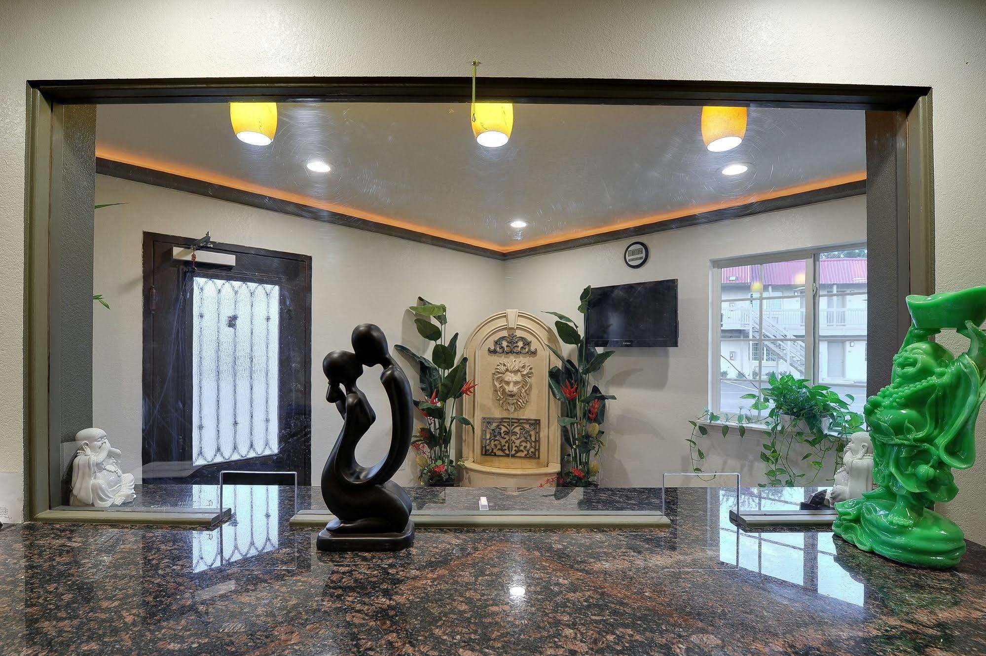 Romantic Inn & Suites Dallas Ngoại thất bức ảnh