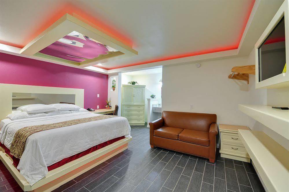 Romantic Inn & Suites Dallas Ngoại thất bức ảnh